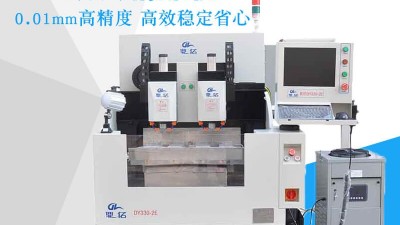 精雕機(jī)滾珠螺桿為精密的機(jī)械零件組裝，所以在使用時(shí)需注意下列事項(xiàng)